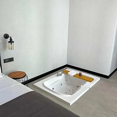 Primus Alacati Adult Only Ξενοδοχείο Ciftlikkoyu